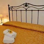 Trulli Vules Apartahotel 3*