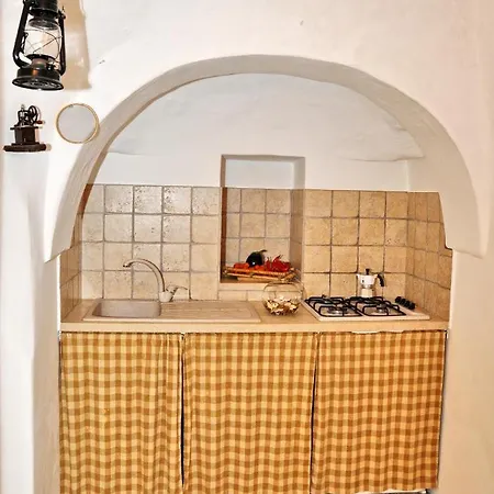 アパートホテル Trulli Vules オストゥーニ