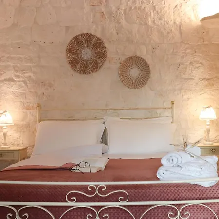 Trulli Vules 3* Ostuni