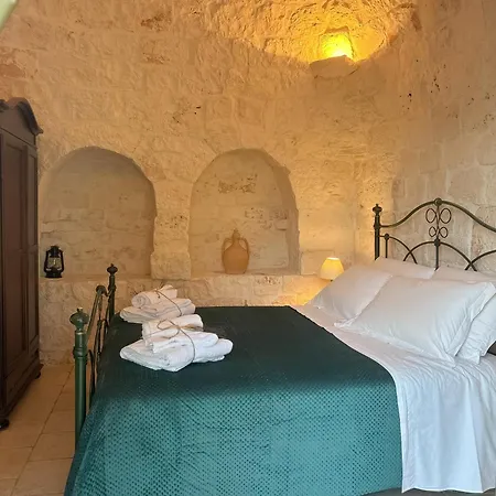 Trulli Vules 3* Ostuni